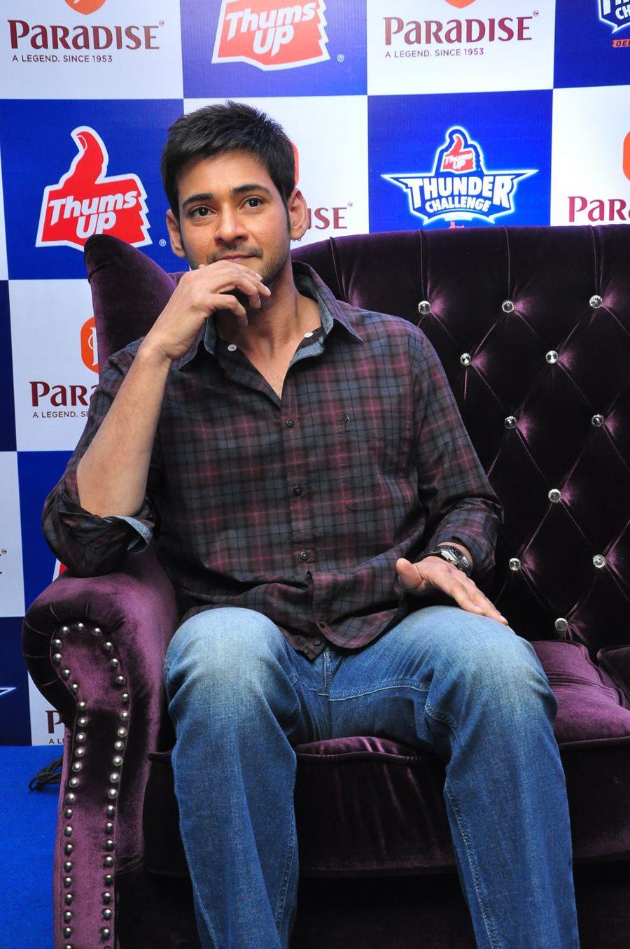 Mahesh Babu Thums Up Thunder Challenge Winners Photos