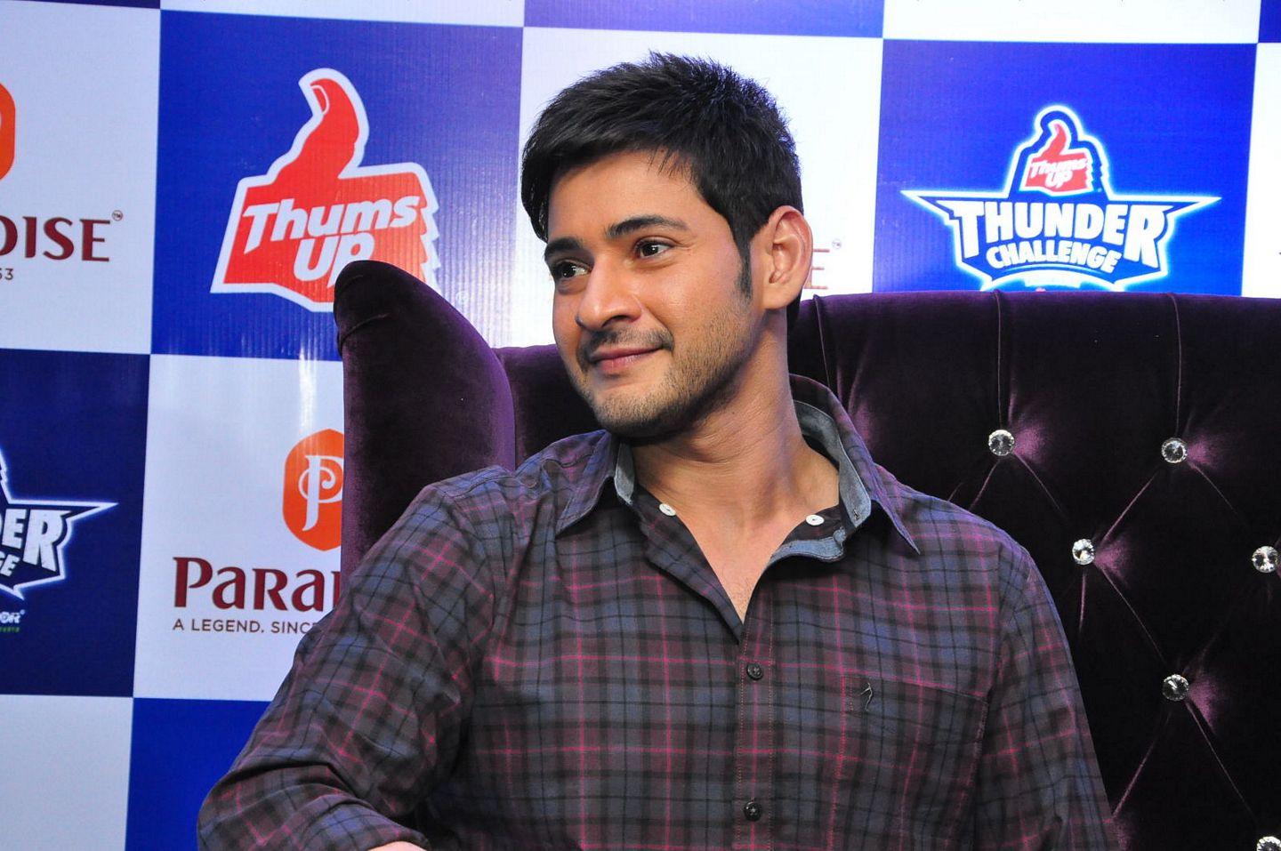 Mahesh Babu Thums Up Thunder Challenge Winners Photos