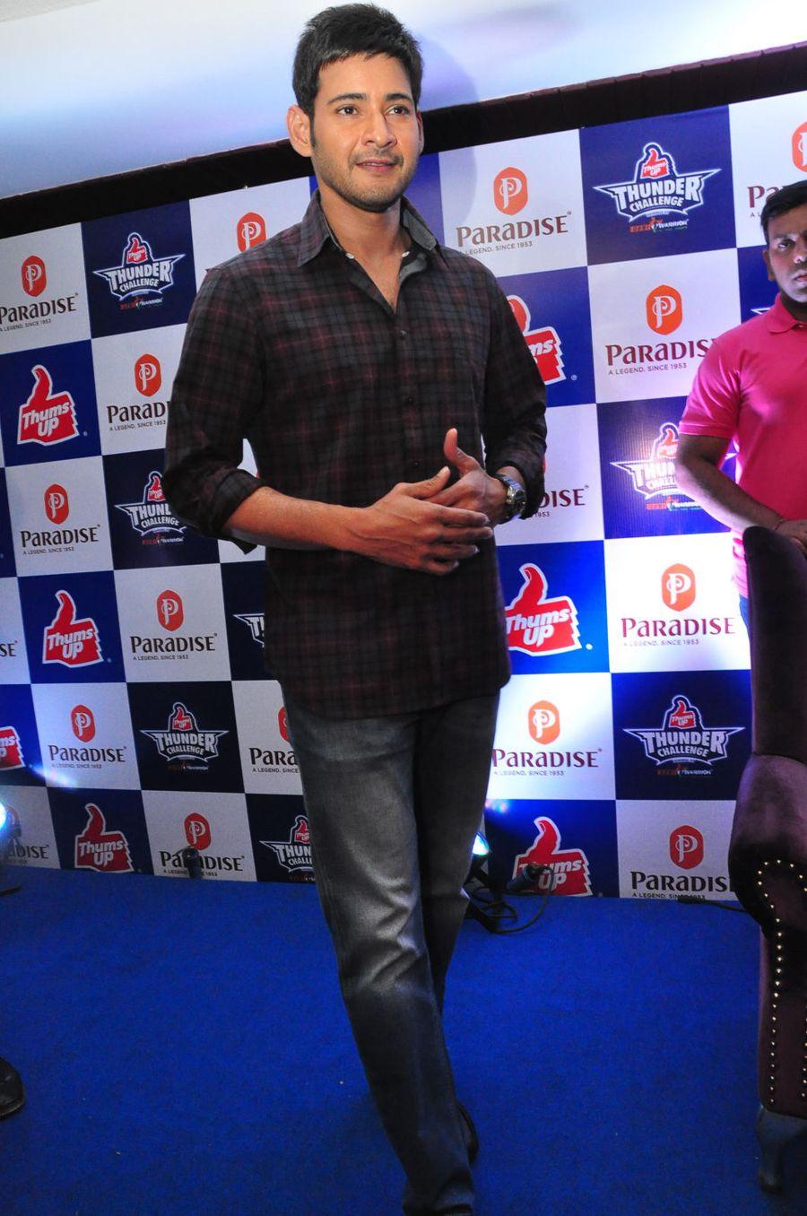 Mahesh Babu Thums Up Thunder Challenge Winners Photos