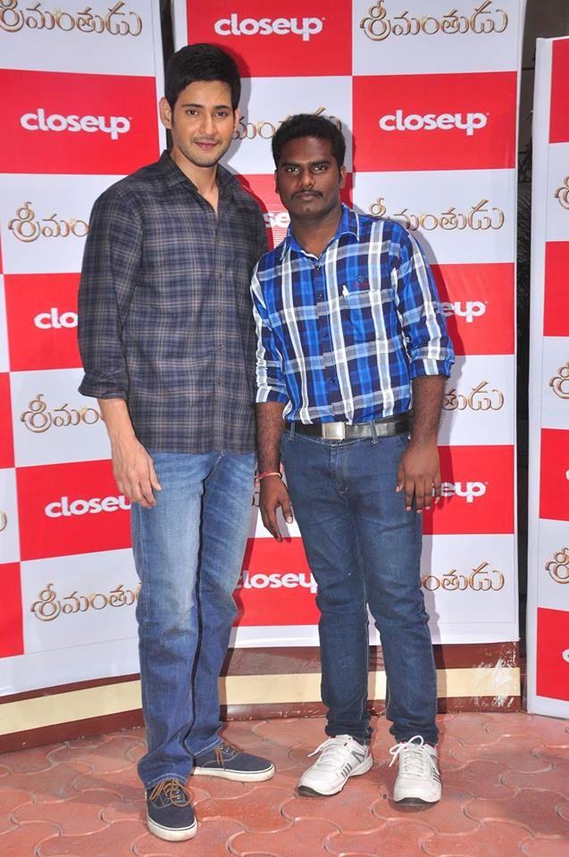 Mahesh Babu with Winners of Srimanthudu CloseUp Contest Photos