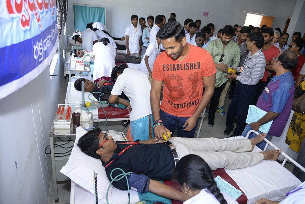 Manchu Vishnu at  Blood Donation Camp