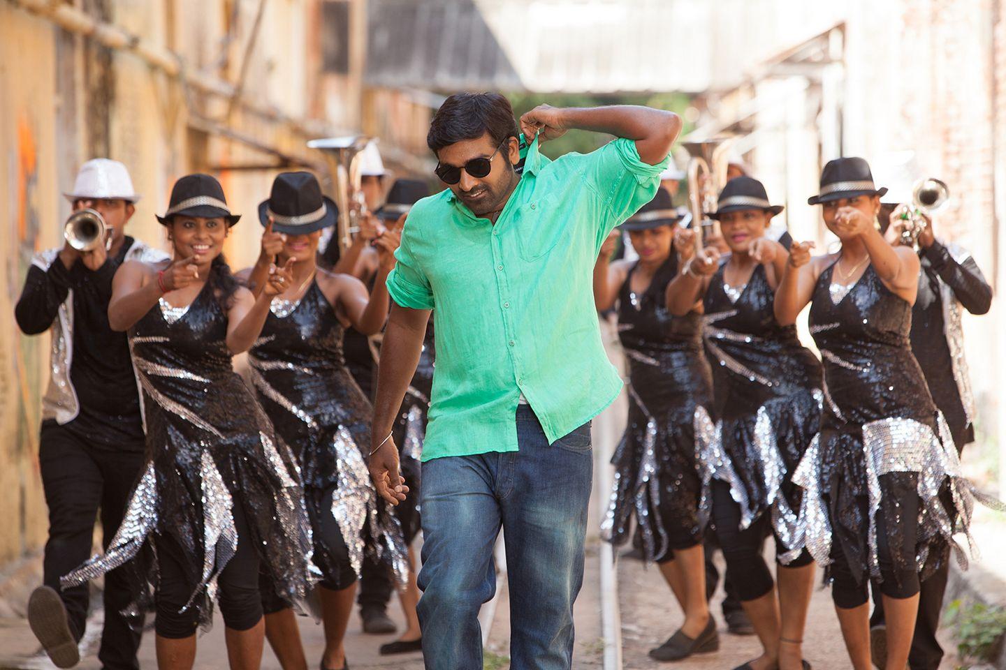 Naanum Rowdy Thaan Movie Stills