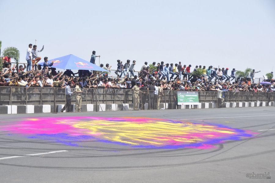 Nagarjuna And  Naga chaitanya Flagoff Redbull F1 Showrun