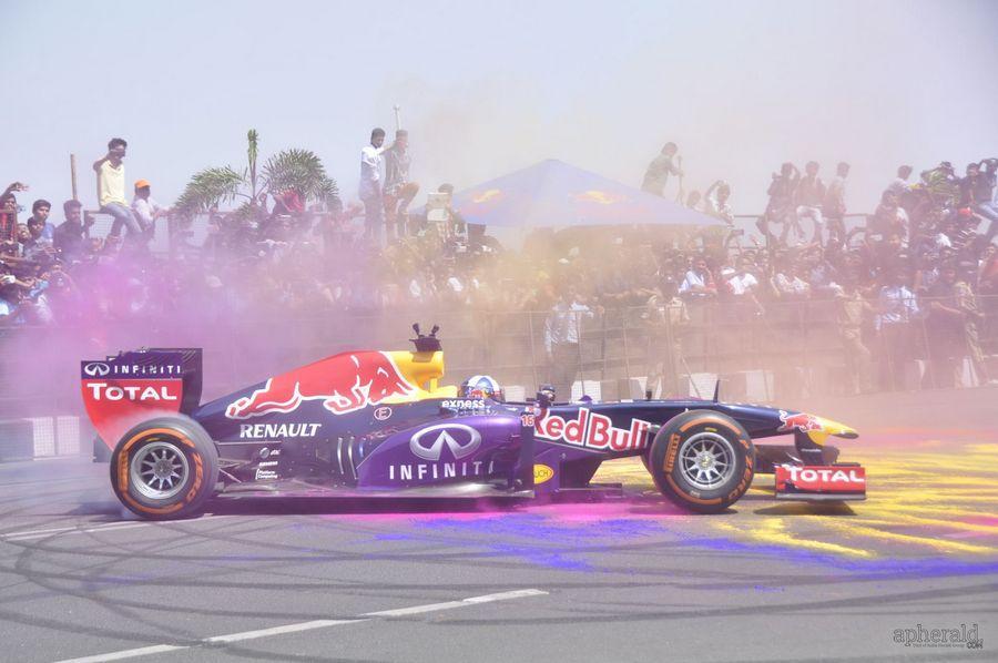 Nagarjuna And  Naga chaitanya Flagoff Redbull F1 Showrun