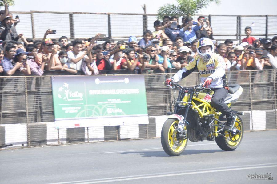Nagarjuna And  Naga chaitanya Flagoff Redbull F1 Showrun