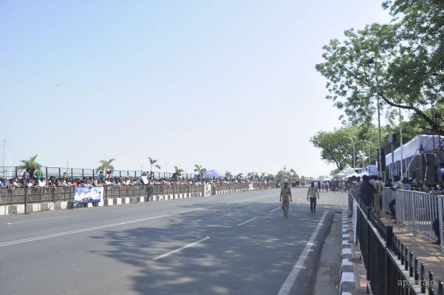 Nagarjuna And  Naga chaitanya Flagoff Redbull F1 Showrun