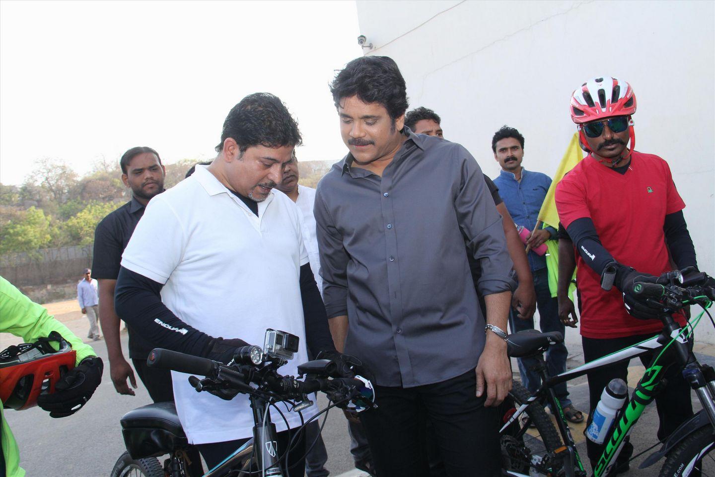 Nagarjuna Flagged Off Yoga Chakra Cyclathon Photos