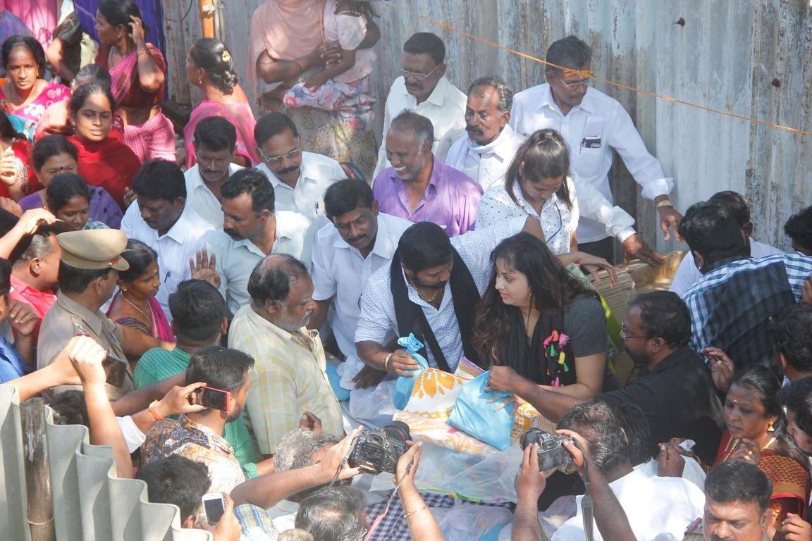 Namita Flood Relife help in Tiruvotriyur Photos