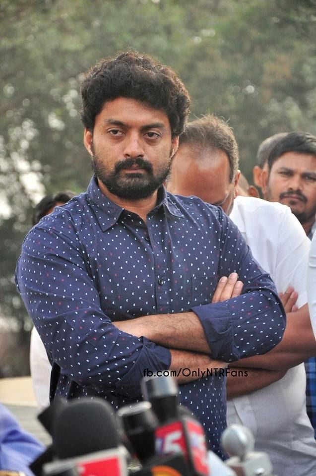 Nandamuri family pays tribute to Sr NTR at NTR Ghat Photos