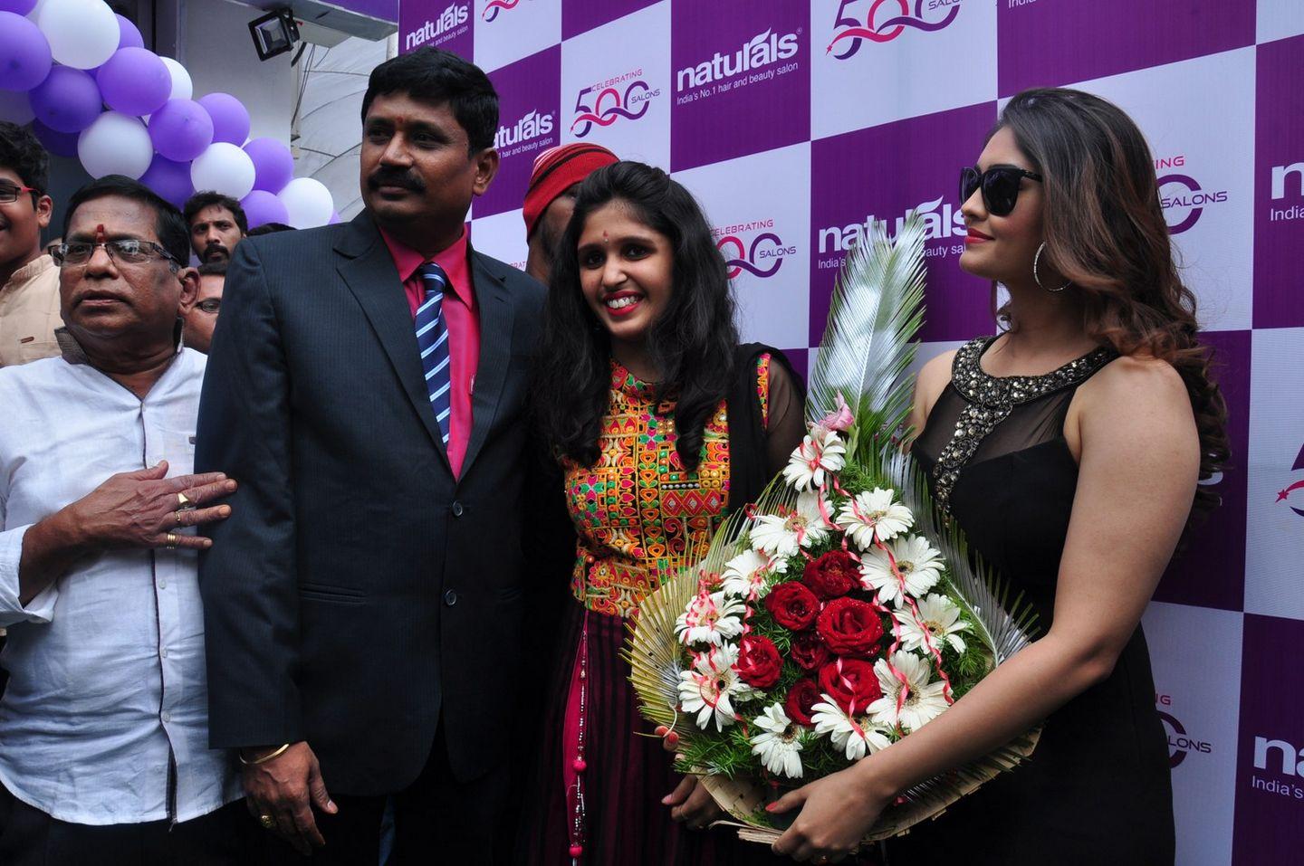 Naturals Franchise Salon Launch Pics at Gandhi Nagar