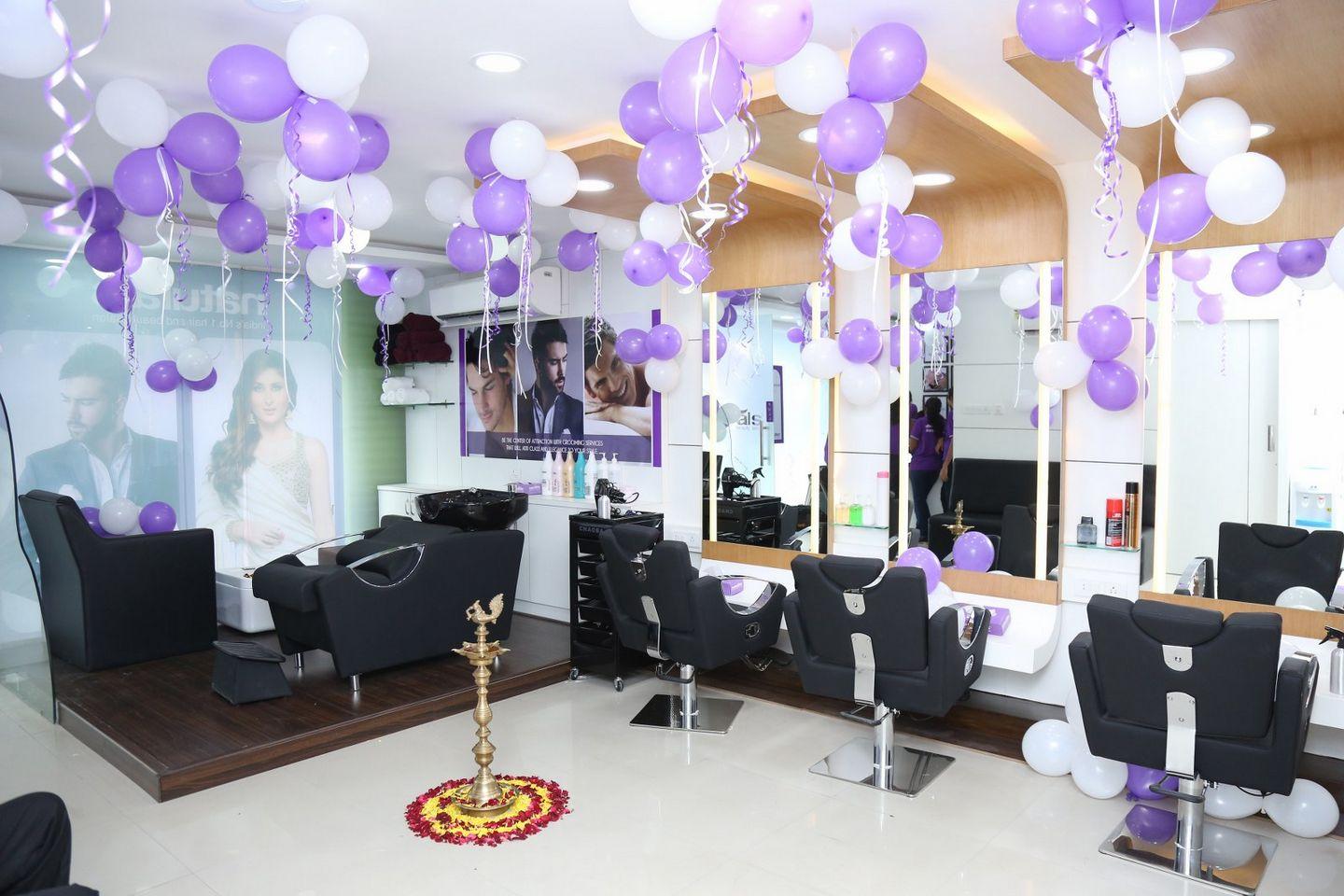 Naturals Franchise Salon Launch Pics at Gandhi Nagar