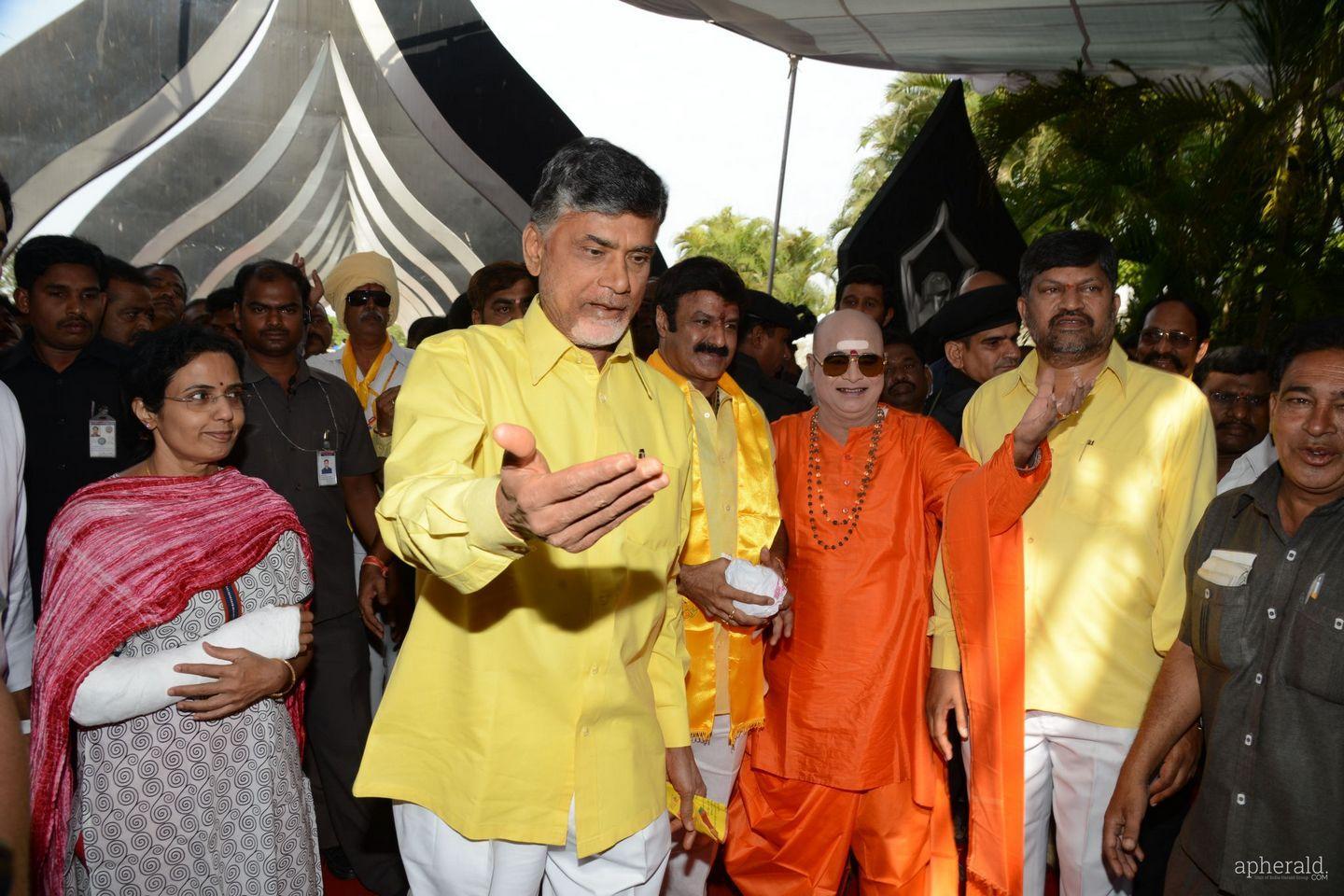 NTR Family Visit NTR Ghat