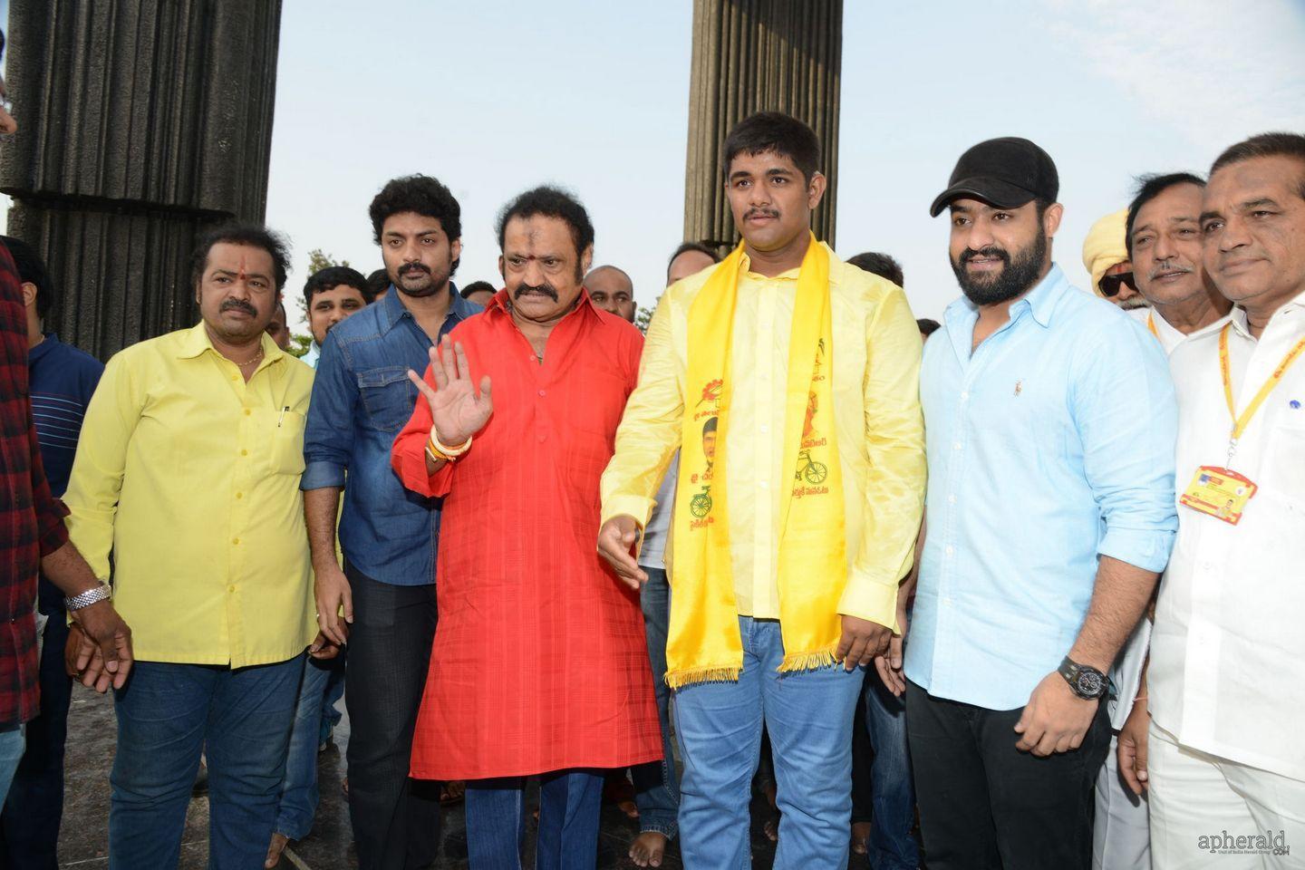 NTR Family Visit NTR Ghat