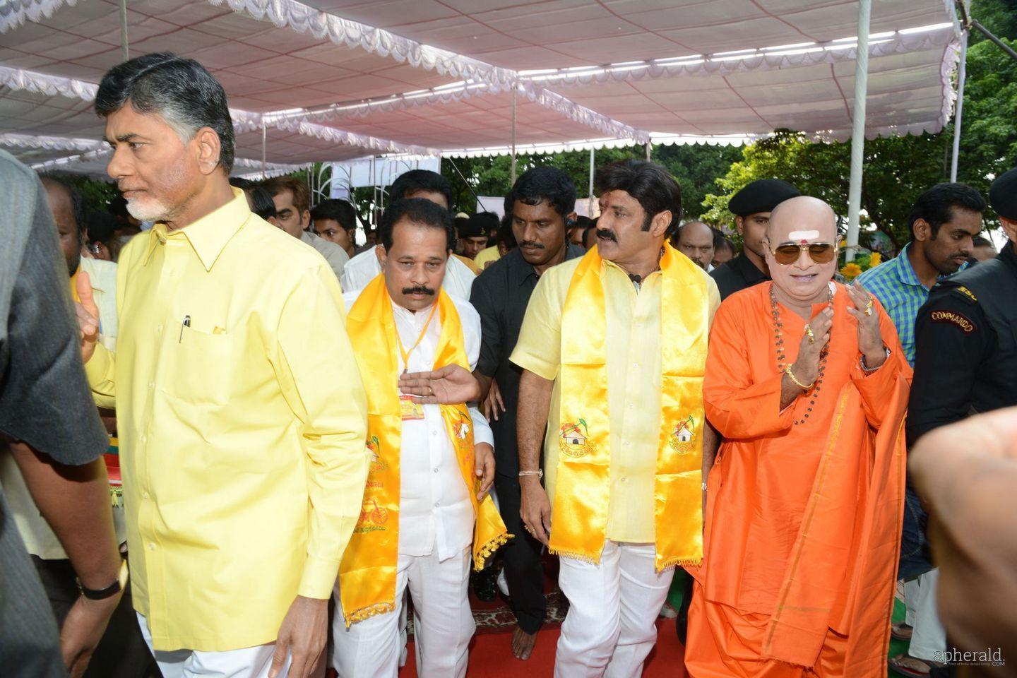 NTR Family Visit NTR Ghat