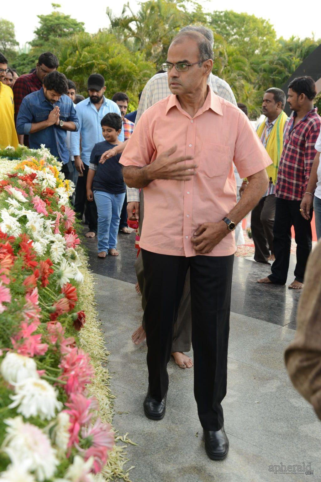 NTR Family Visit NTR Ghat