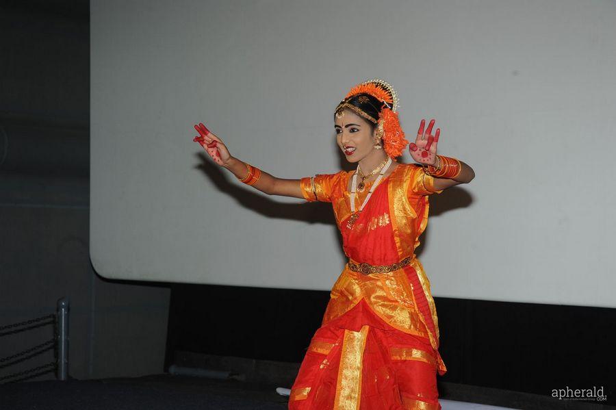 Nuvvena Adi Nuvvena Platinum Disc Function