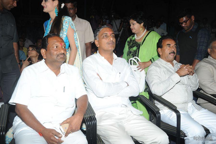 Nuvvena Adi Nuvvena Platinum Disc Function