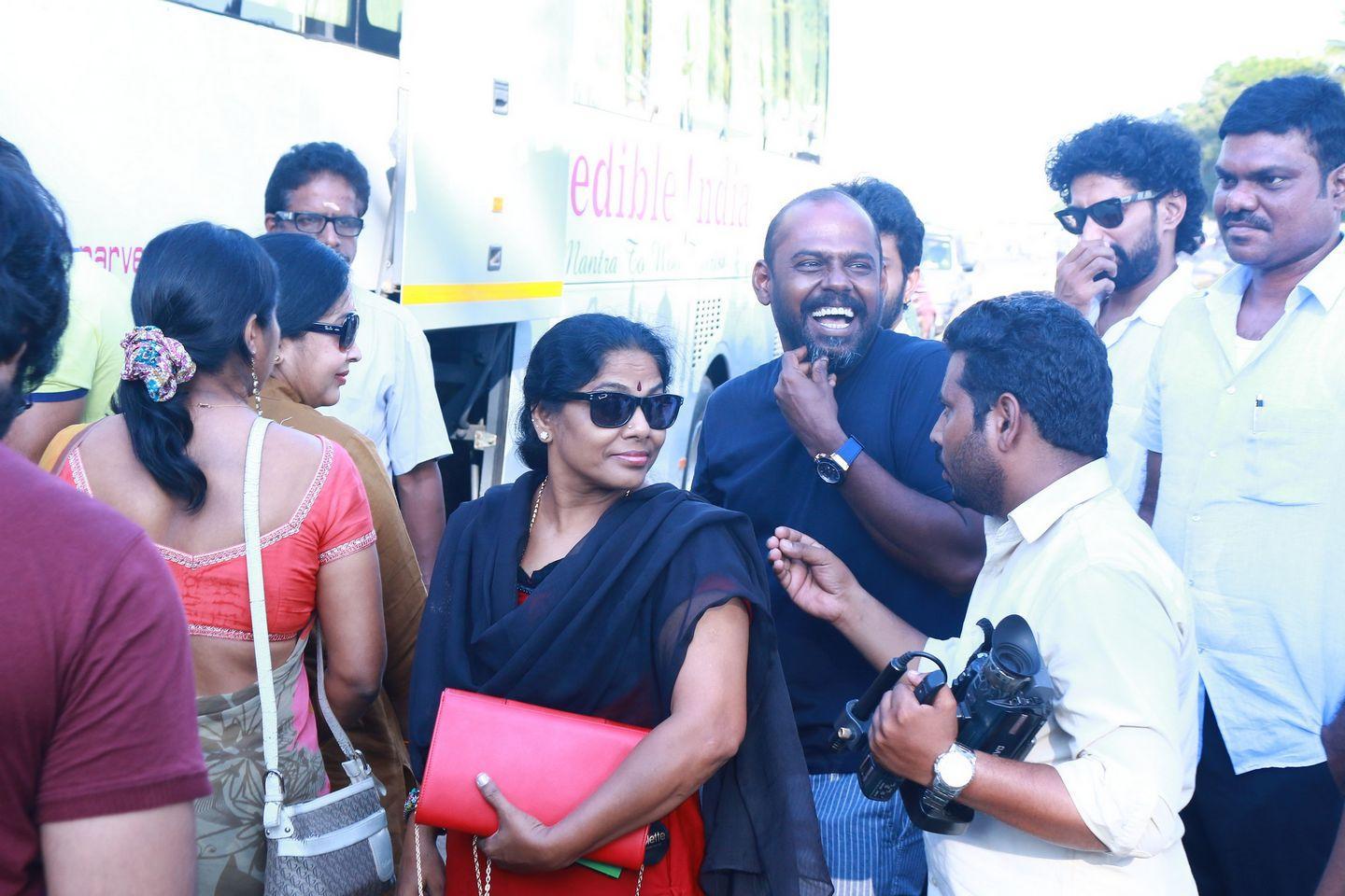 Paandavar Ani Team Kick starts The Canvas Trip