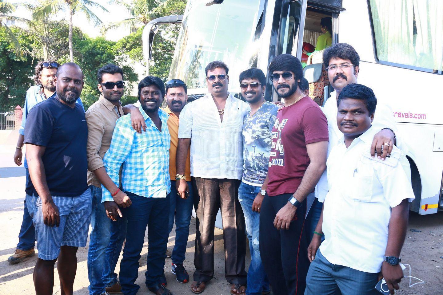 Paandavar Ani Team Kick starts The Canvas Trip