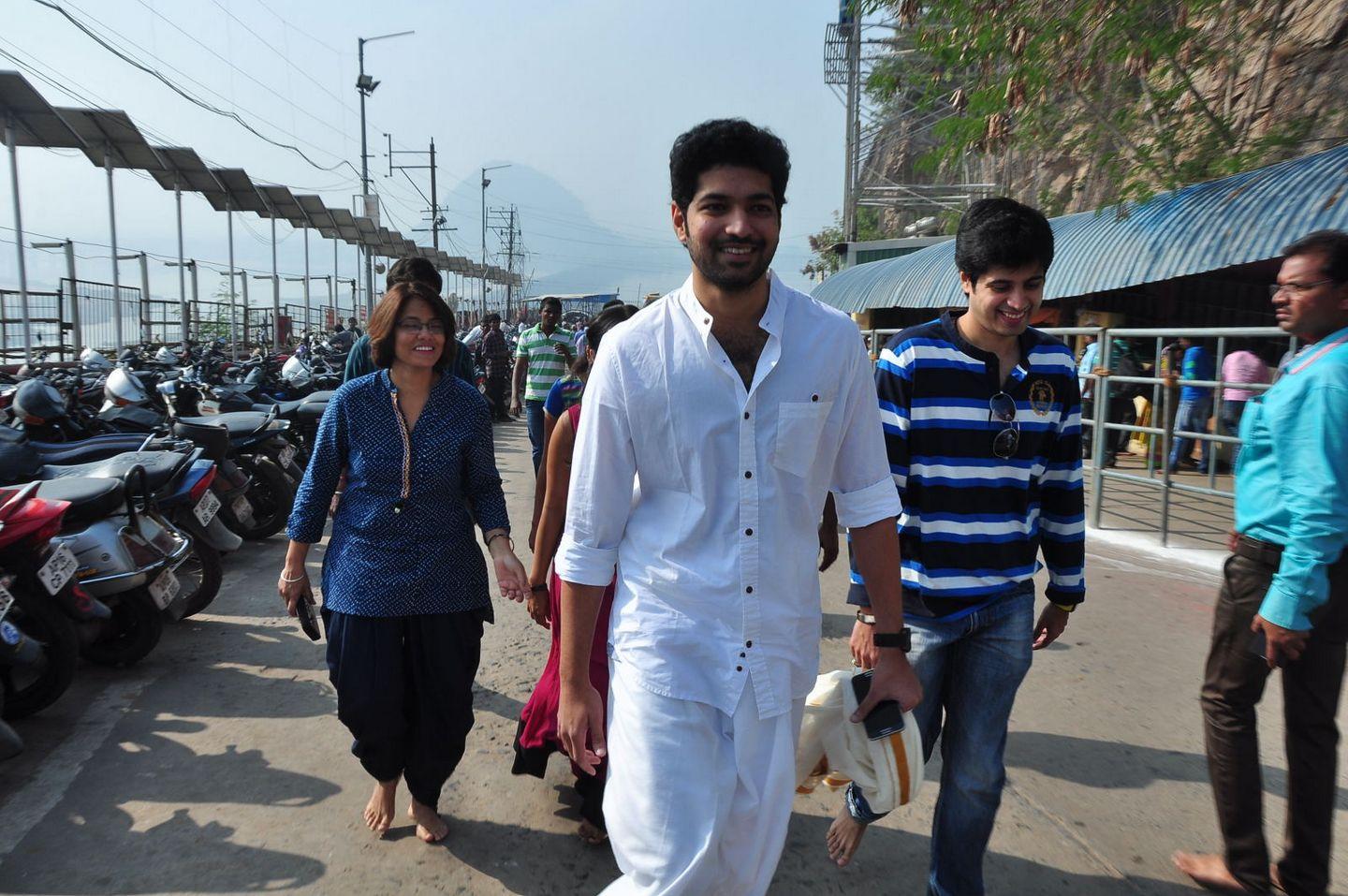 Padesaave Team Visits Kanaka Durga Temple Vijayawada