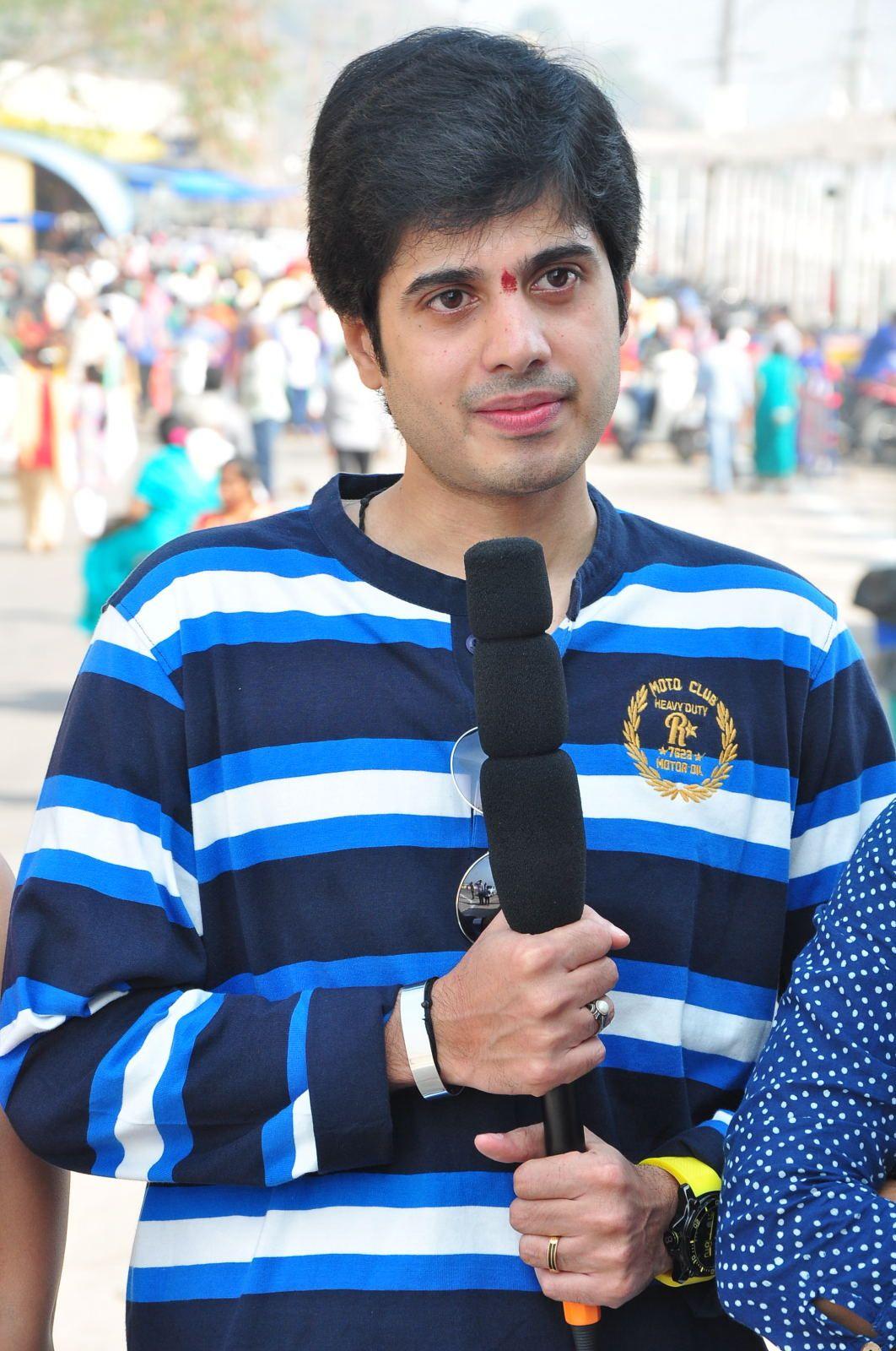 Padesaave Team Visits Kanaka Durga Temple Vijayawada