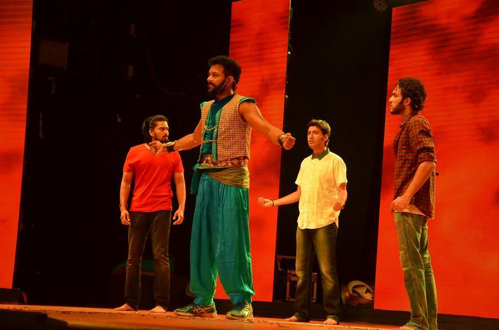 Pattanathil Bhootham Stage Drama Show Stills