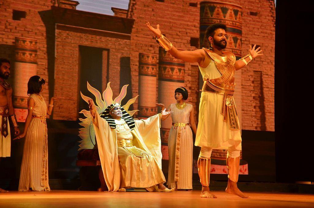 Pattanathil Bhootham Stage Drama Show Stills