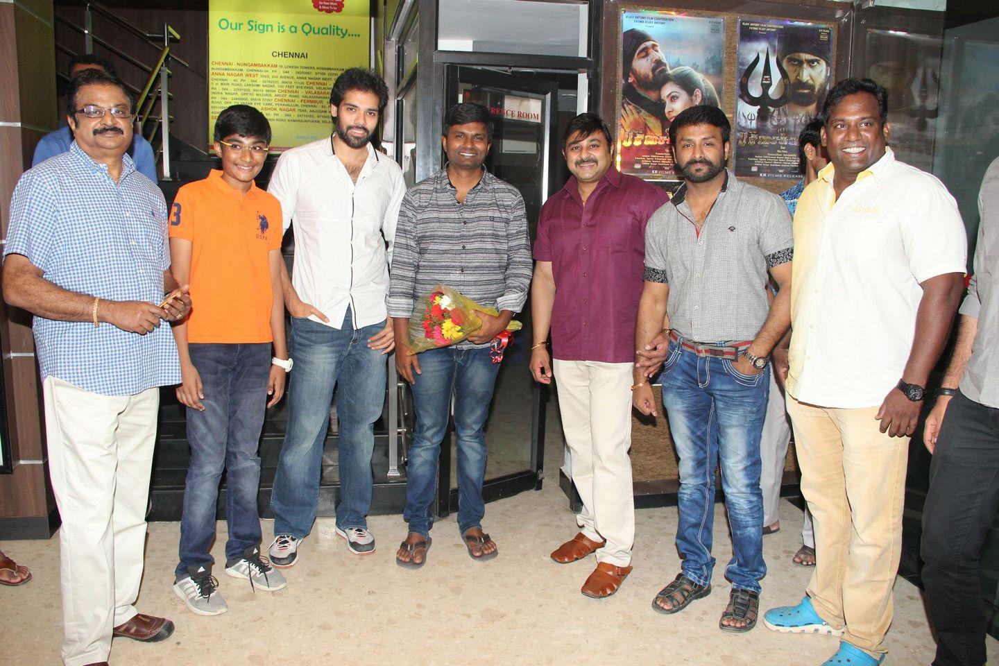Pokkiri Raja Movie Team Celebration in Kamala Theatre Photos
