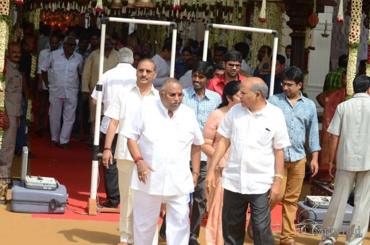 politicians at manchu manoj wedding