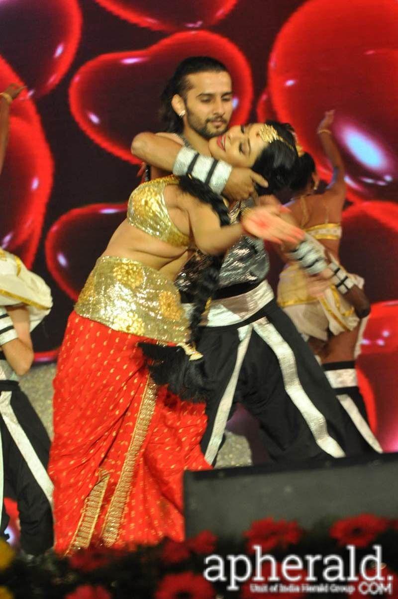 Pooja Kumar Dance Stills