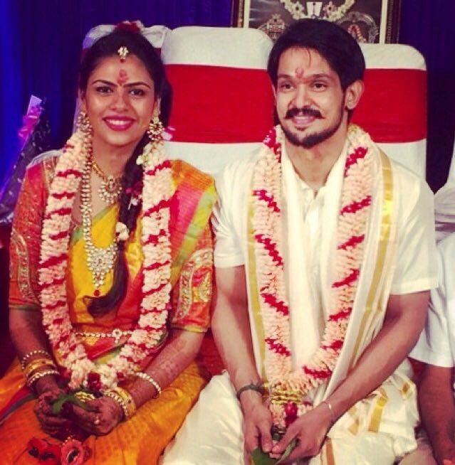 Popular Tamil Actor Nakul got Engaged To Sruti Bhaskar Photos