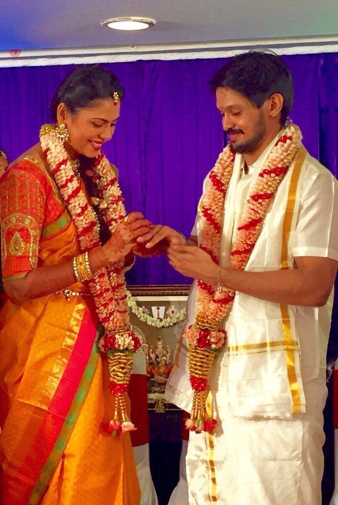 Popular Tamil Actor Nakul got Engaged To Sruti Bhaskar Photos