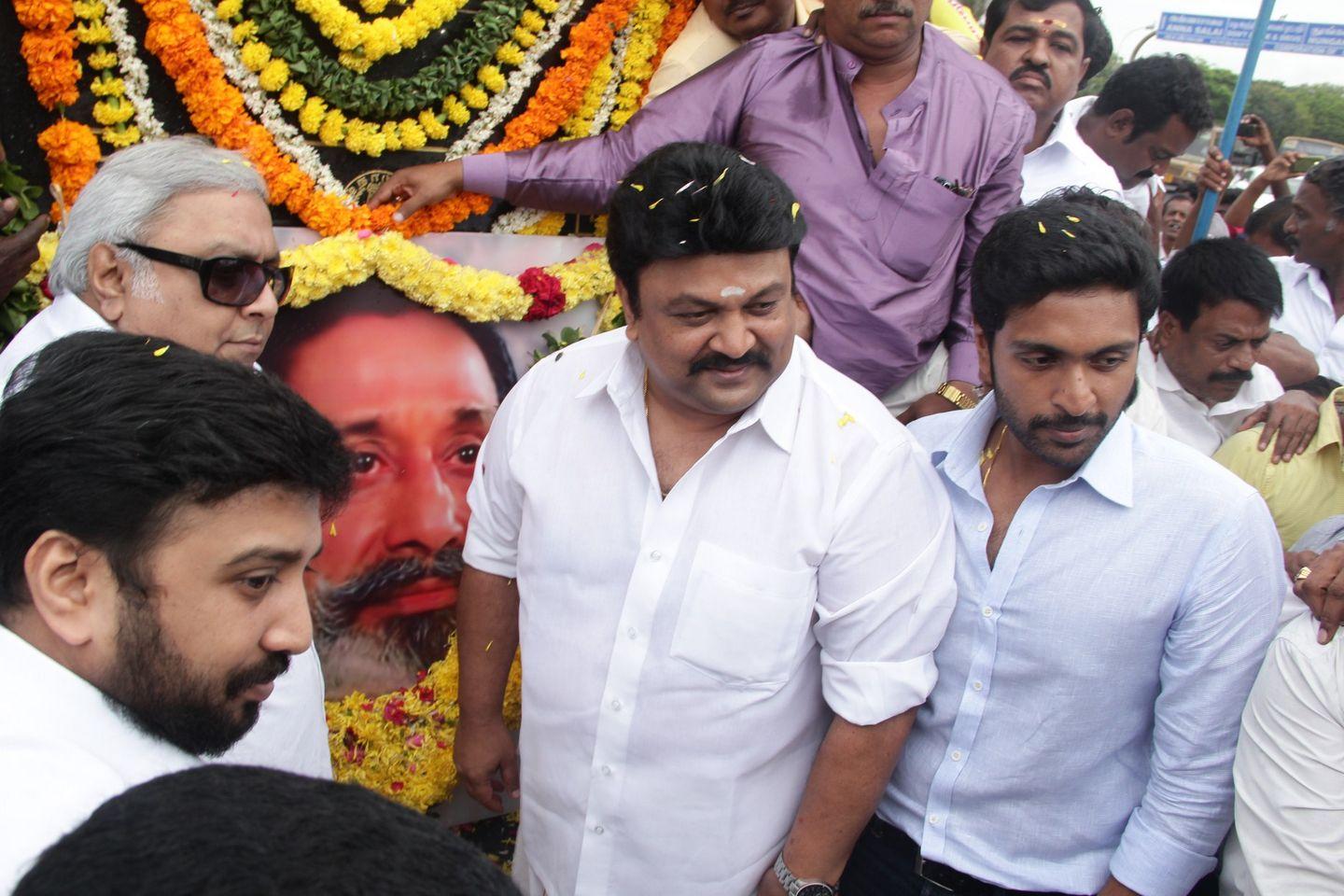 Prabhu and Vikram Prabhu at Shivaji Statue Photos