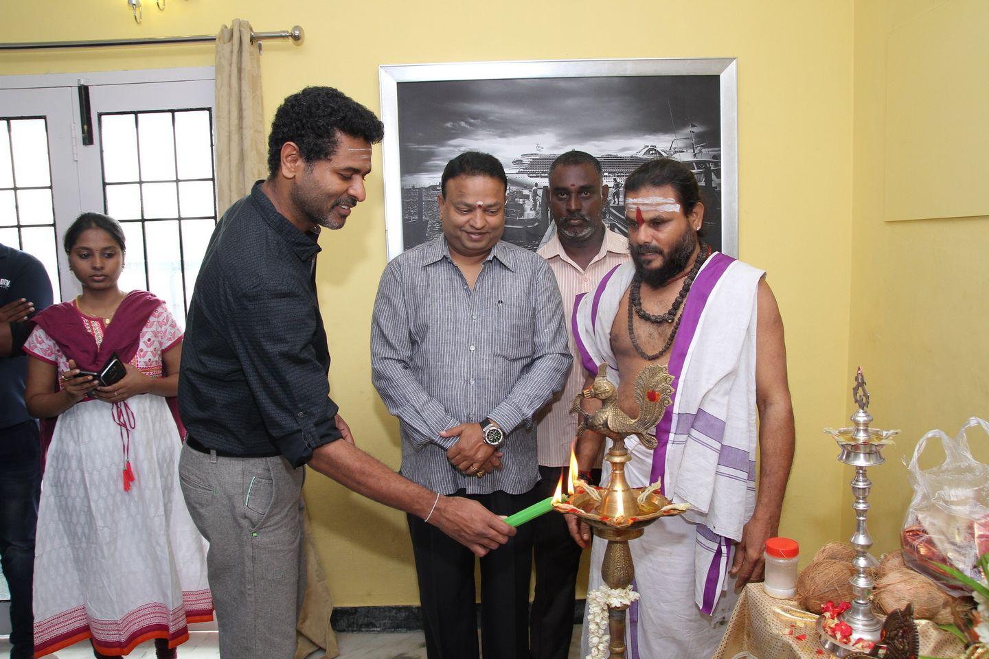 Prabhu Deva launches Vinodan in Style