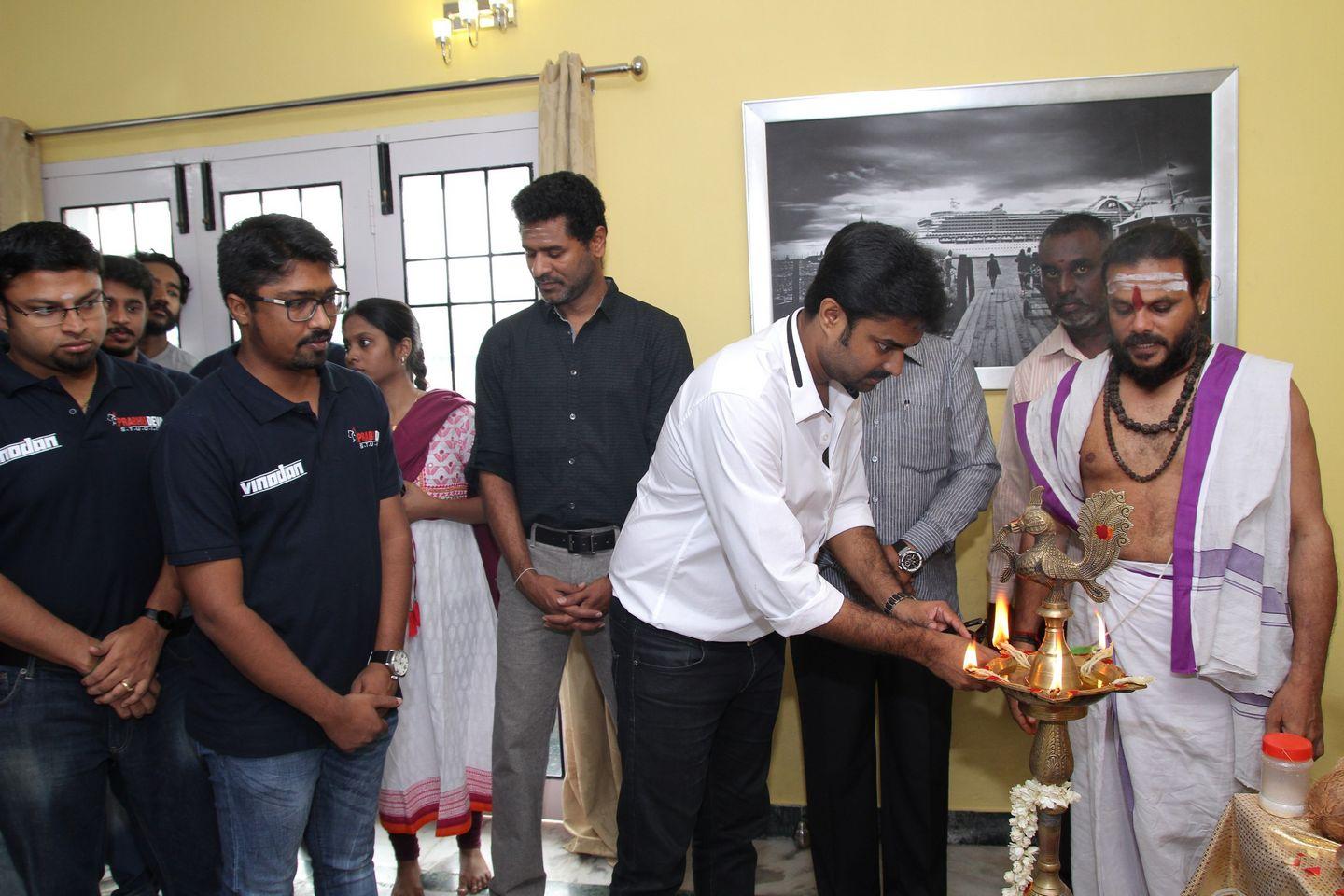 Prabhu Deva launches Vinodan in Style