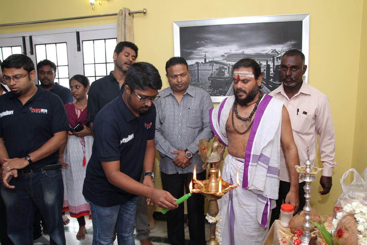 Prabhu Deva launches Vinodan in Style