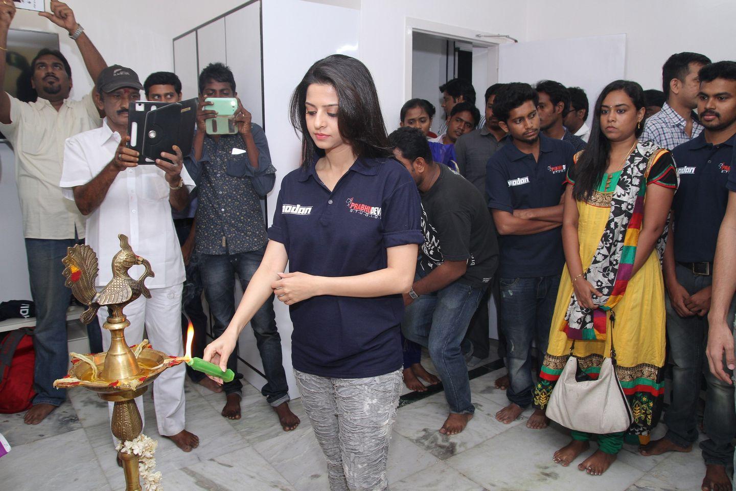 Prabhu Deva launches Vinodan in Style