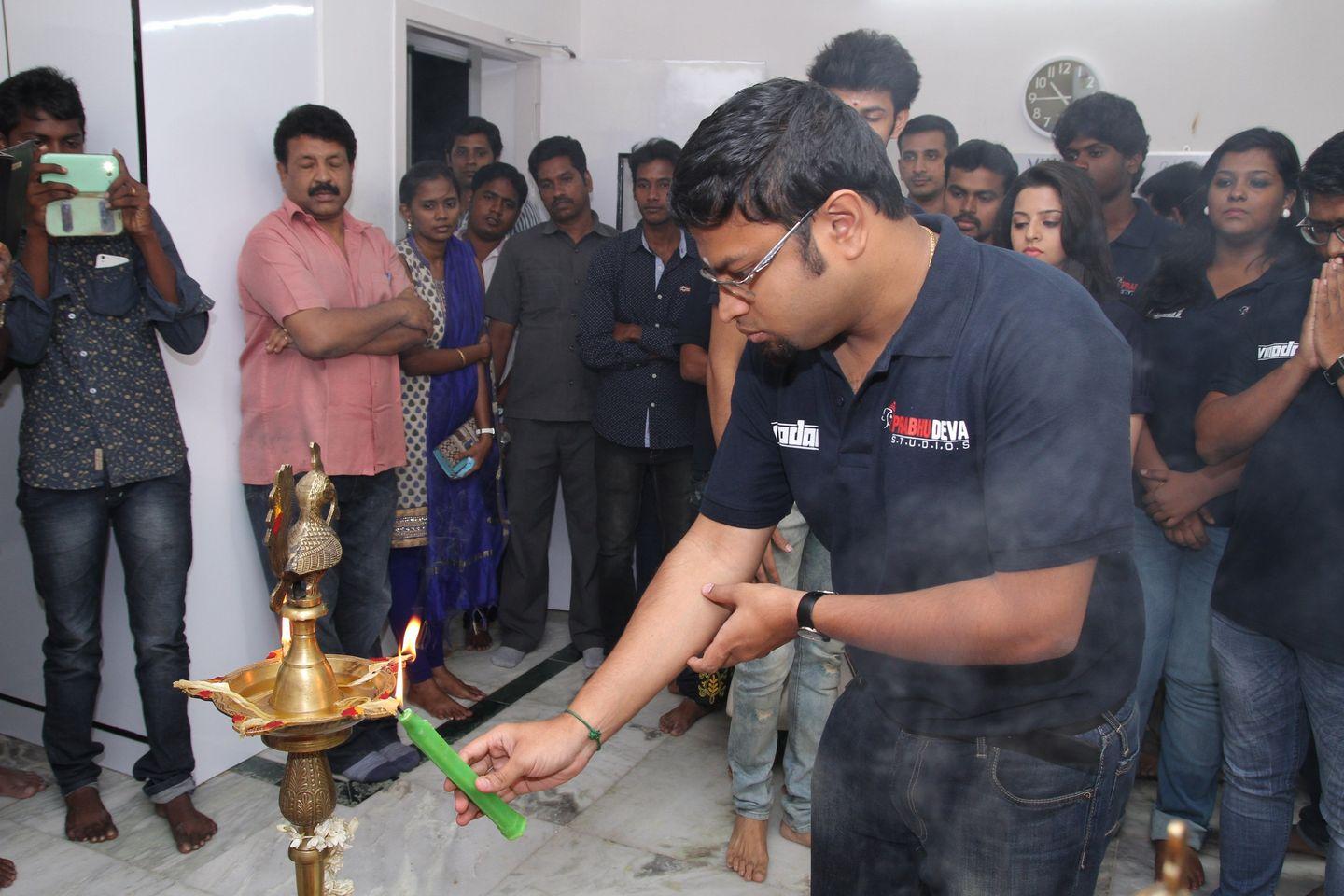 Prabhu Deva launches Vinodan in Style