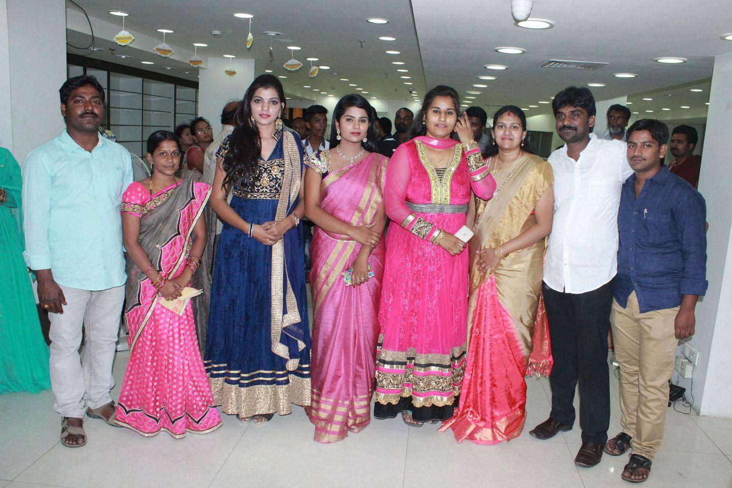  Pragya Jaiswal Launches Mangalam Showroom Pics