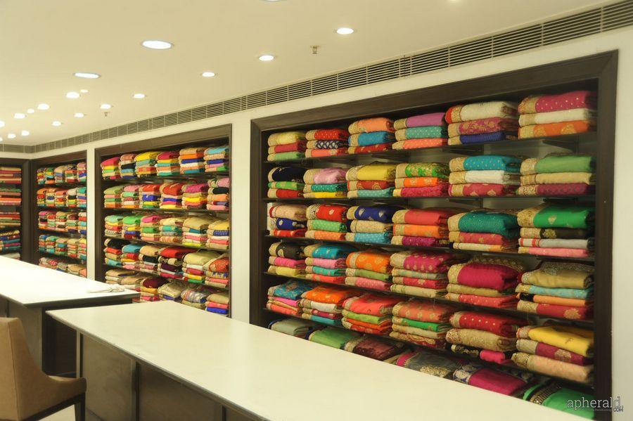 Pranitha Launches VRK Silks at Kukatpally