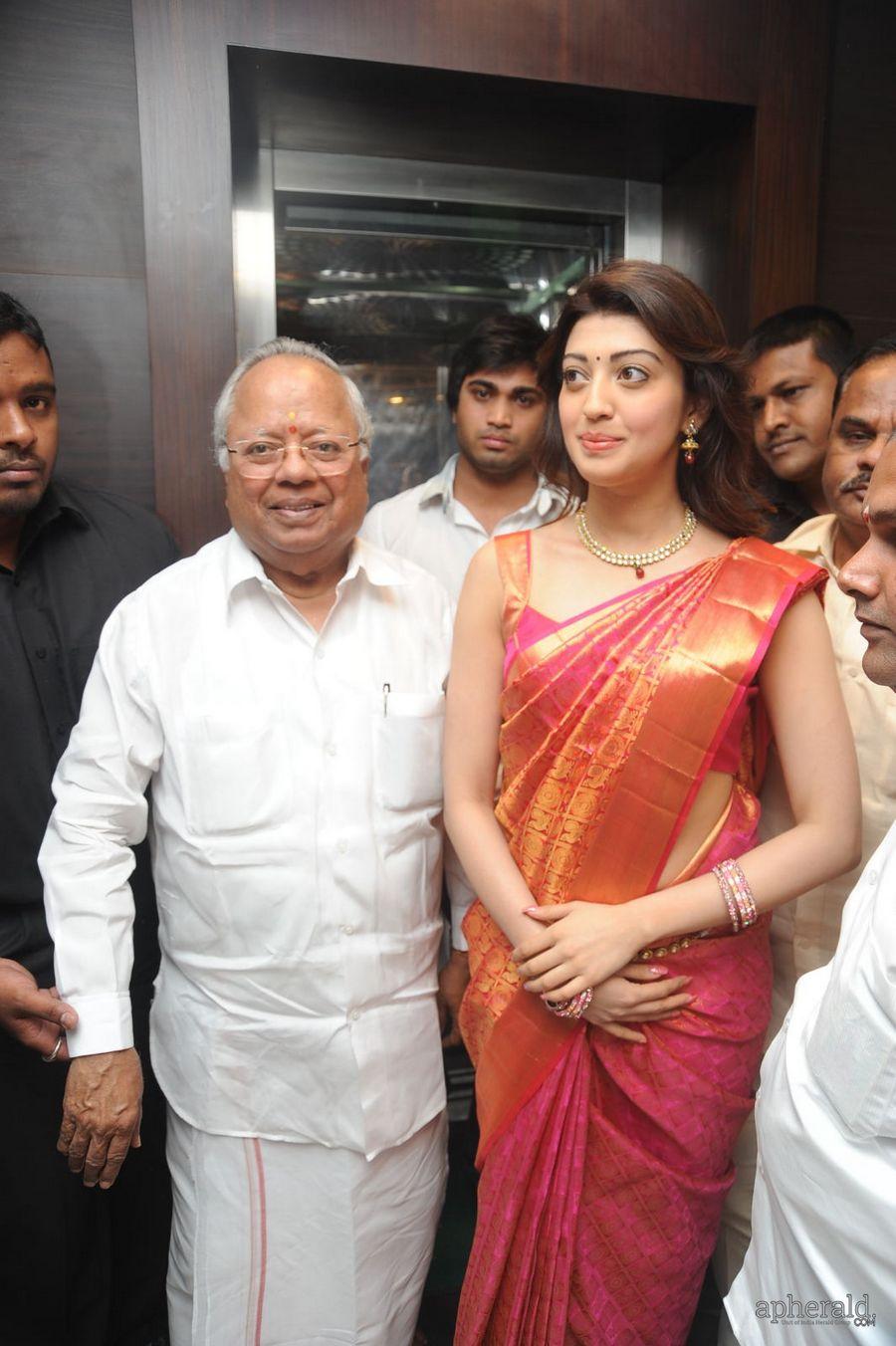 Pranitha Launches VRK Silks at Kukatpally