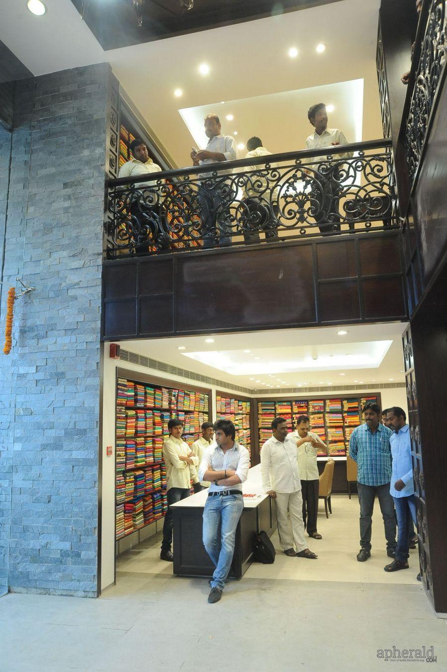 Pranitha Launches VRK Silks at Kukatpally