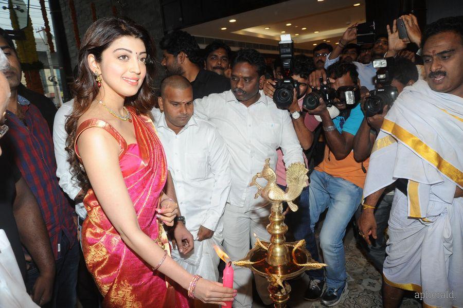 Pranitha Launches VRK Silks at Kukatpally