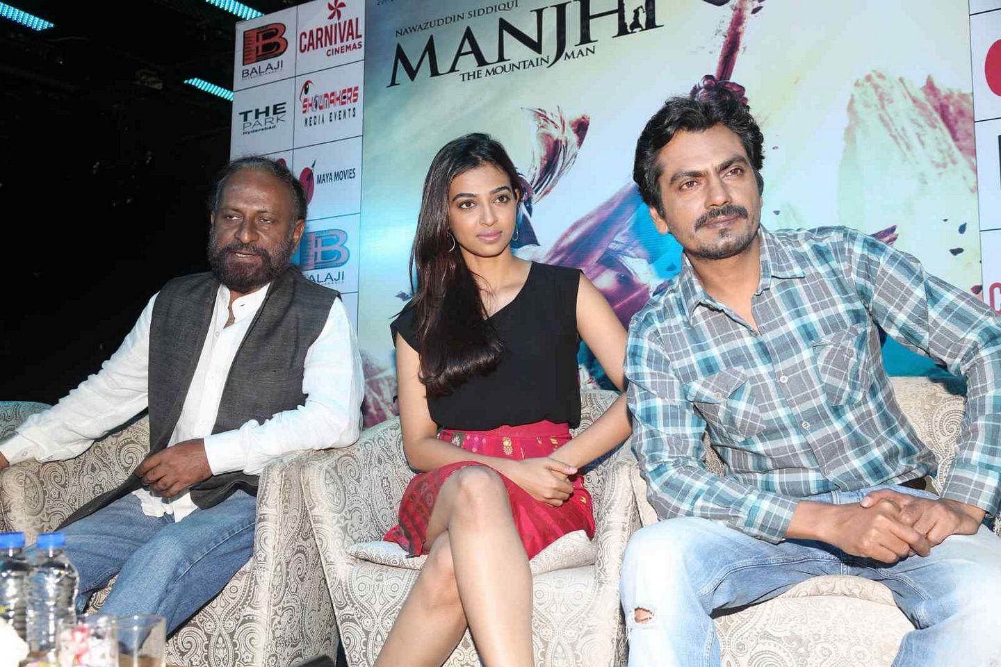 Radhika Apte At Manjhi Press Meet Photos