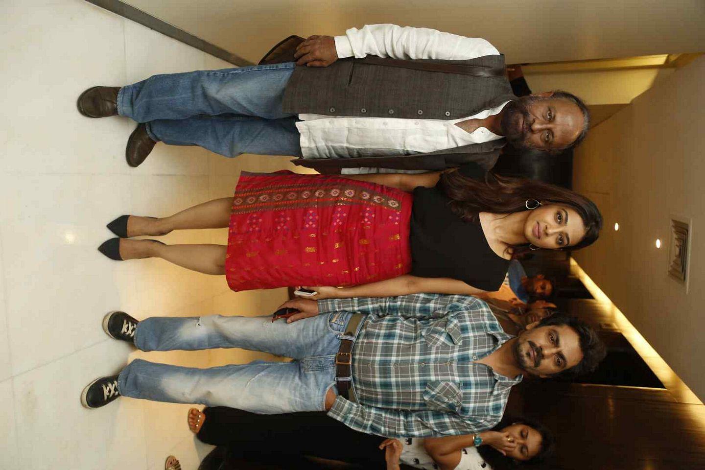Radhika Apte At Manjhi Press Meet Photos