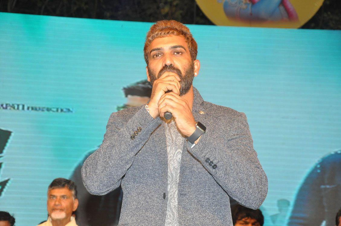 Raja Cheyyi Veste Audio Photos