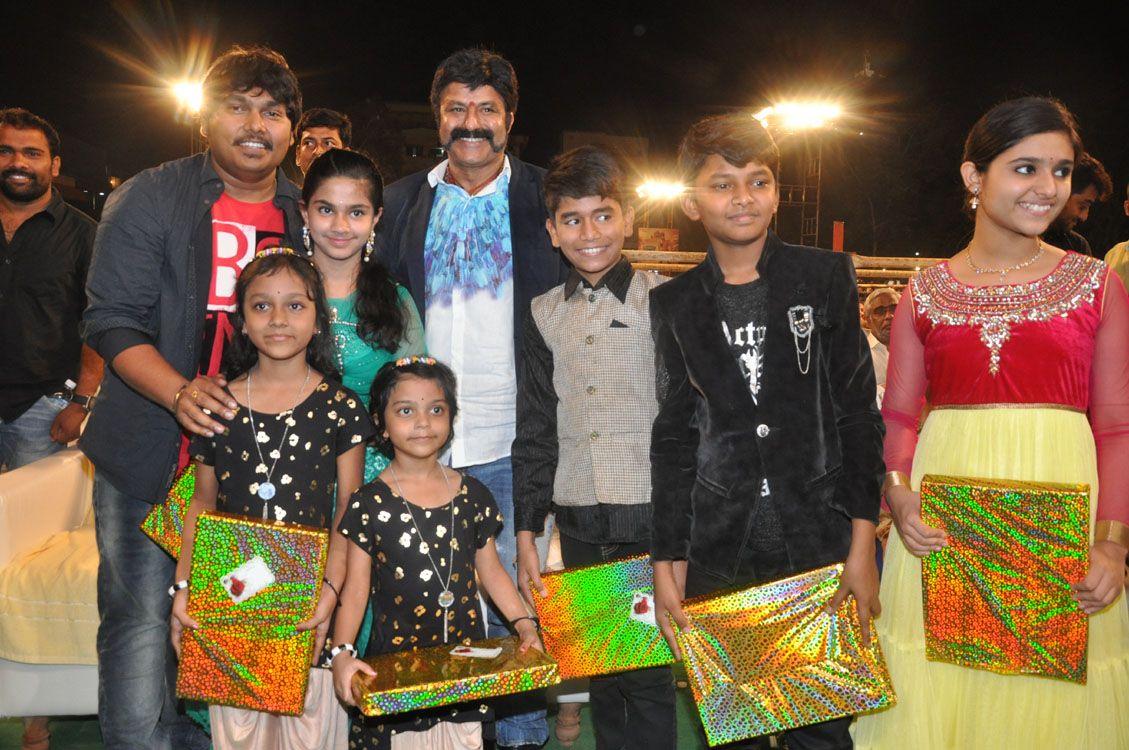 Raja Cheyyi Veste Audio Photos