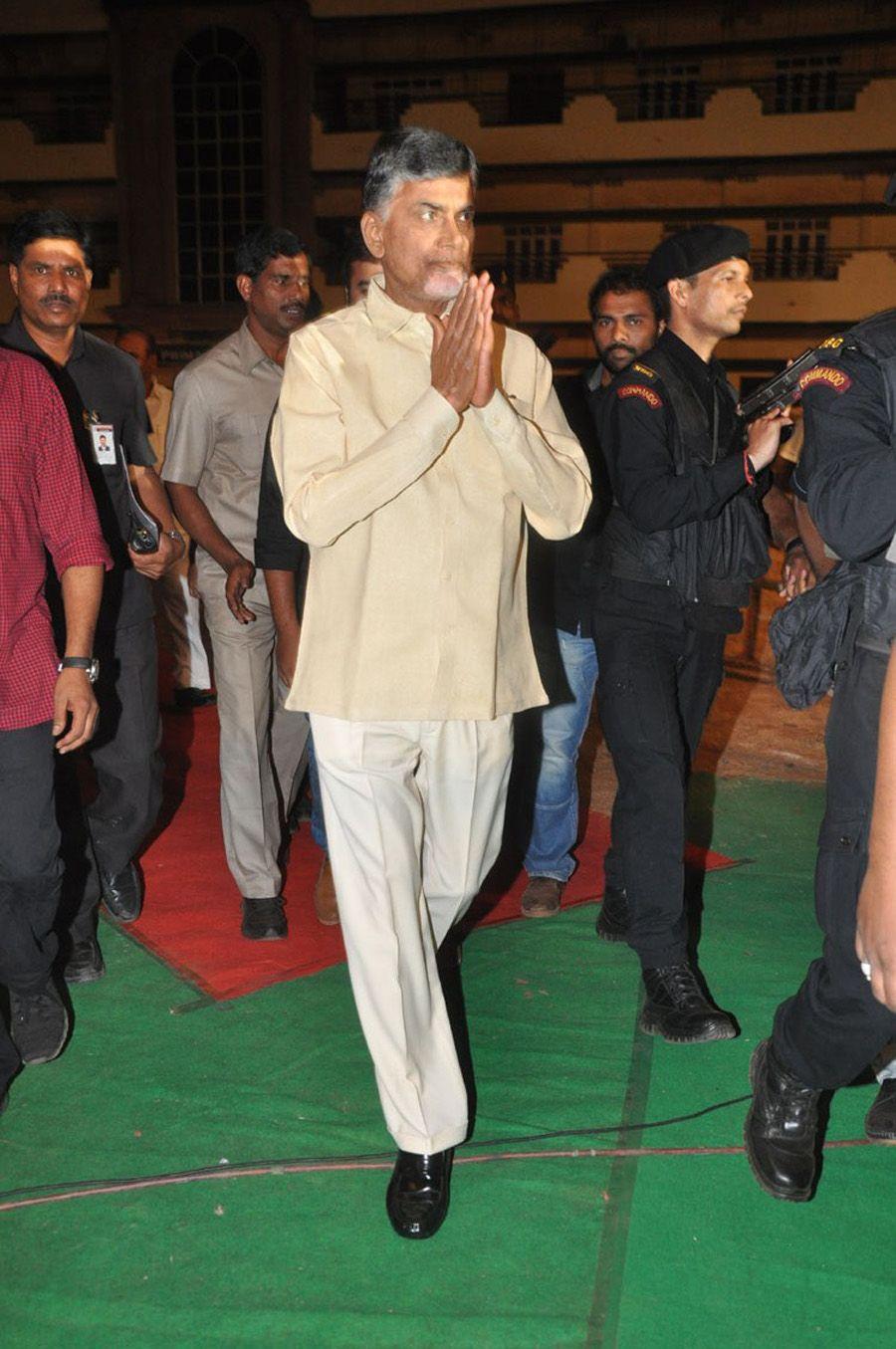 Raja Cheyyi Veste Audio Photos