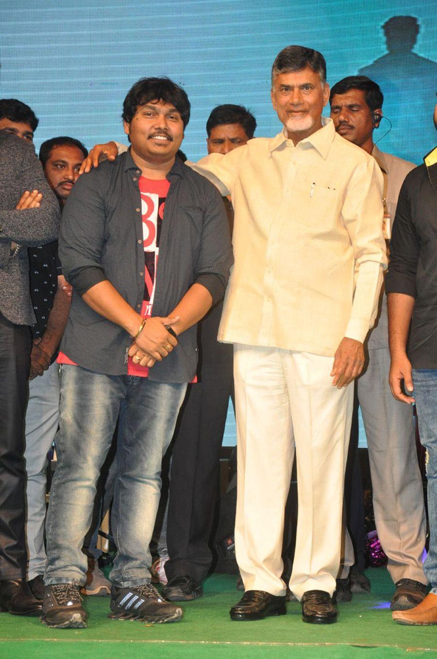 Raja Cheyyi Veste Audio Photos