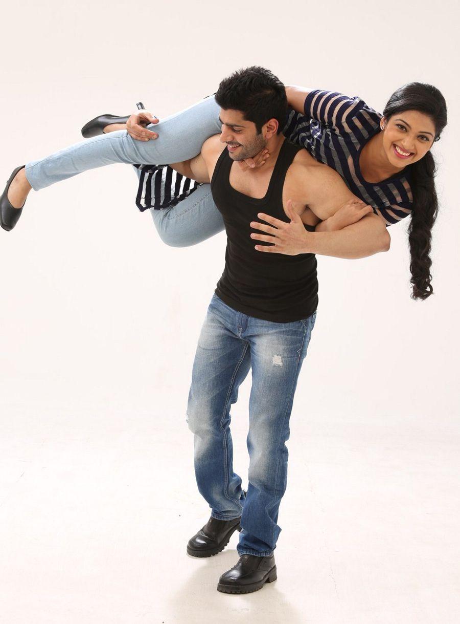 Rajavin Paarvai Raniyin Pakkam Movie Stills